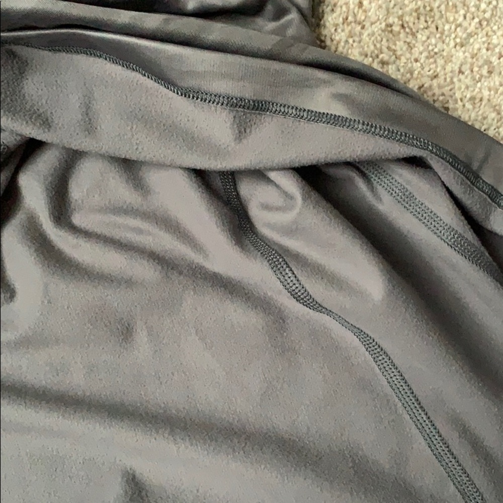 Under Armour pullover - Picture 5 of 6
